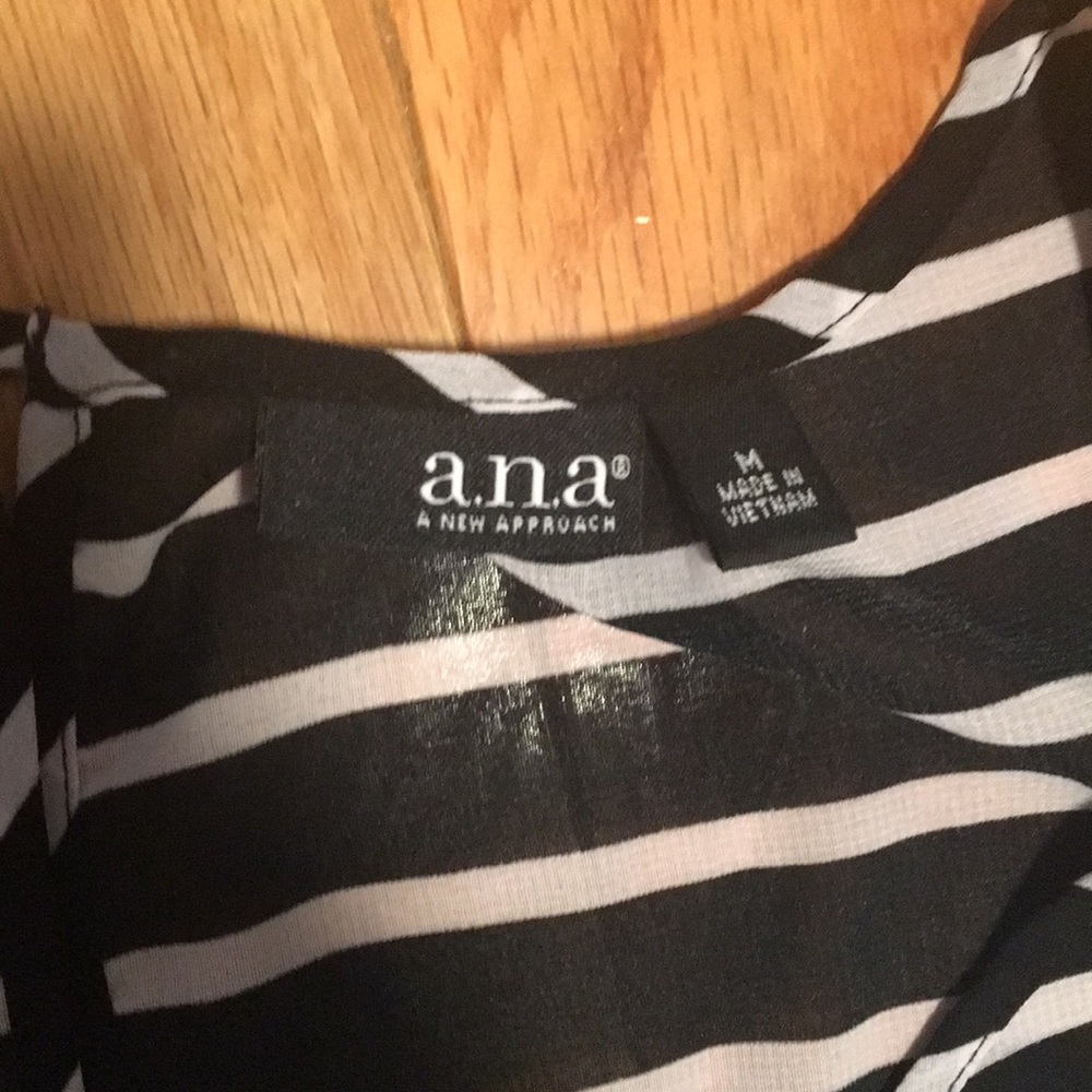 Sleeveless dress blouse - Picture 2 of 2